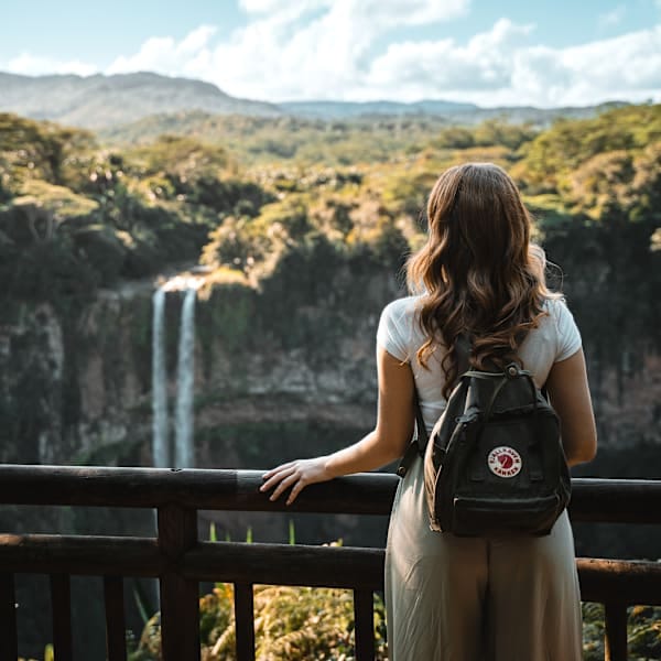 Mauritius Inselabenteuer: Zwischen Wasserfällen & Siebenfarbiger Erde
