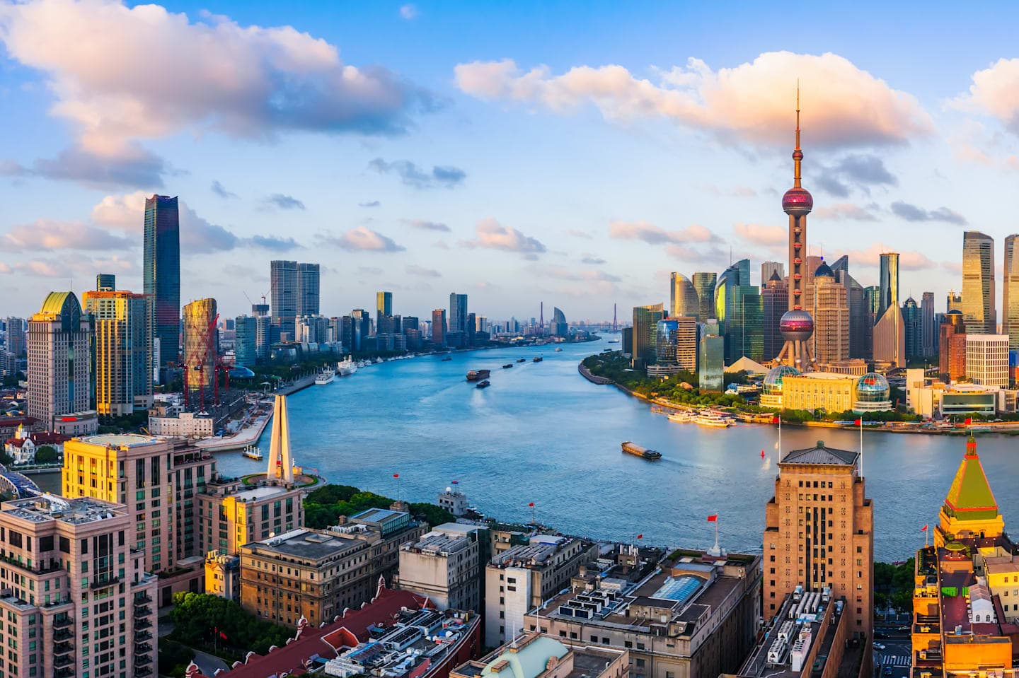Zhujiajiao water town and Shanghai highlights tour thumbnail