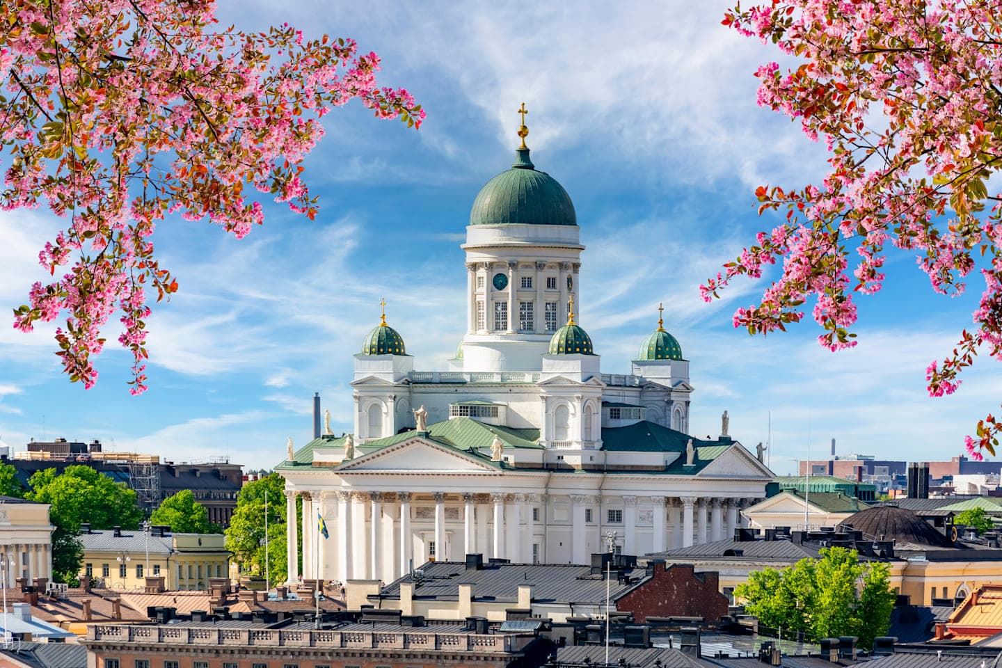 City and food tour through Helsinki thumbnail