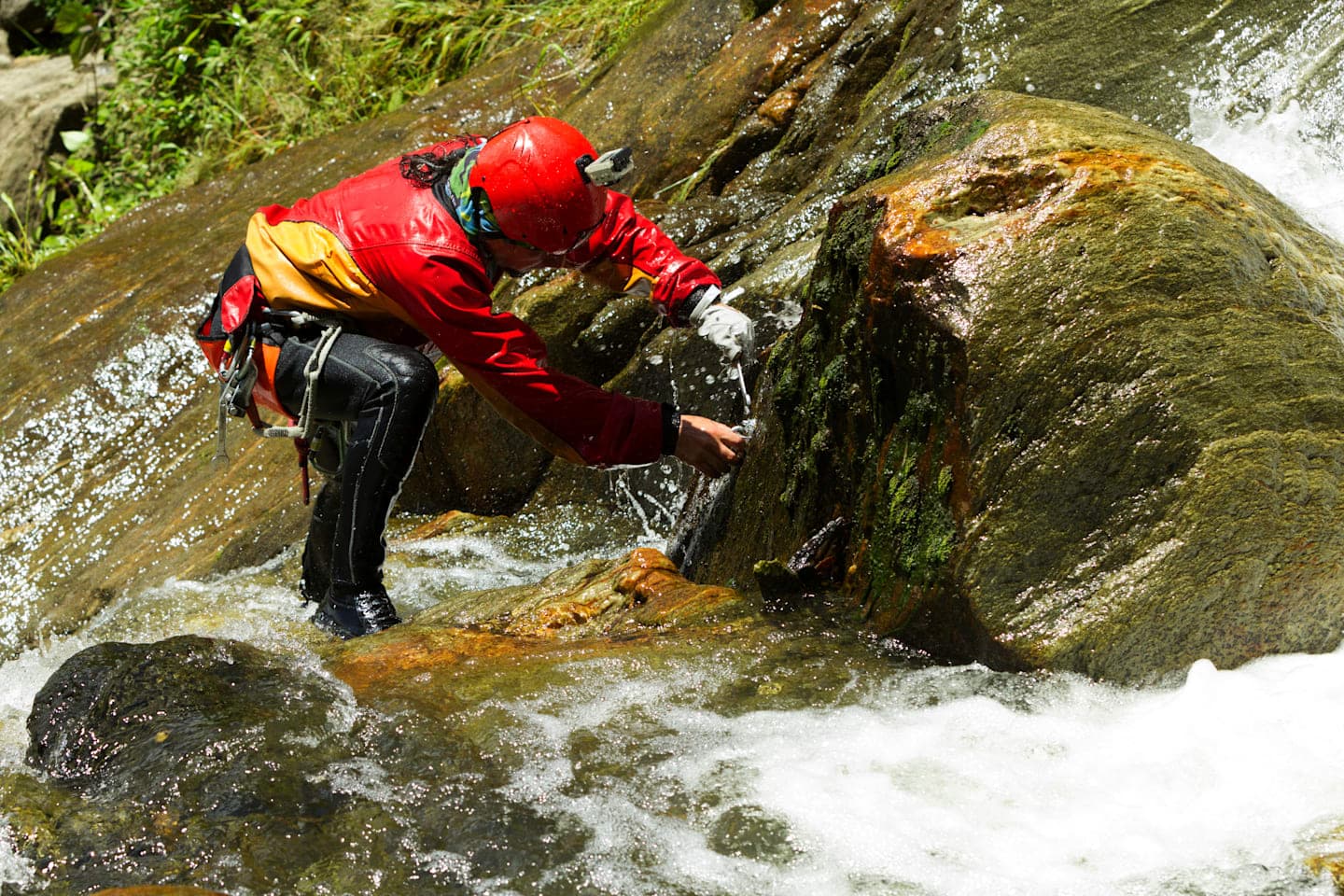 Canyoning experience in Osumi Canyon thumbnail