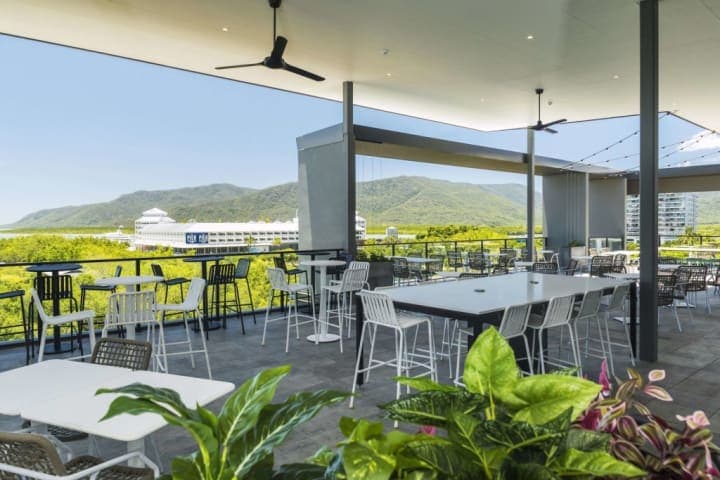 Oaks Cairns Hotel thumbnail